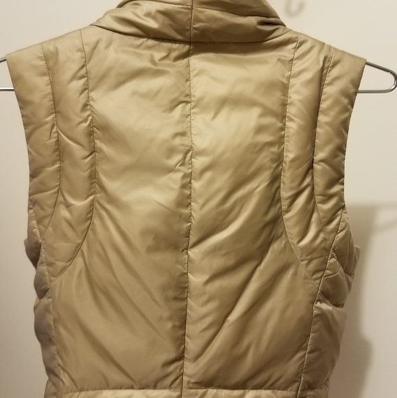 BCBG New Gold Puffer Vest - Picture 4 of 9